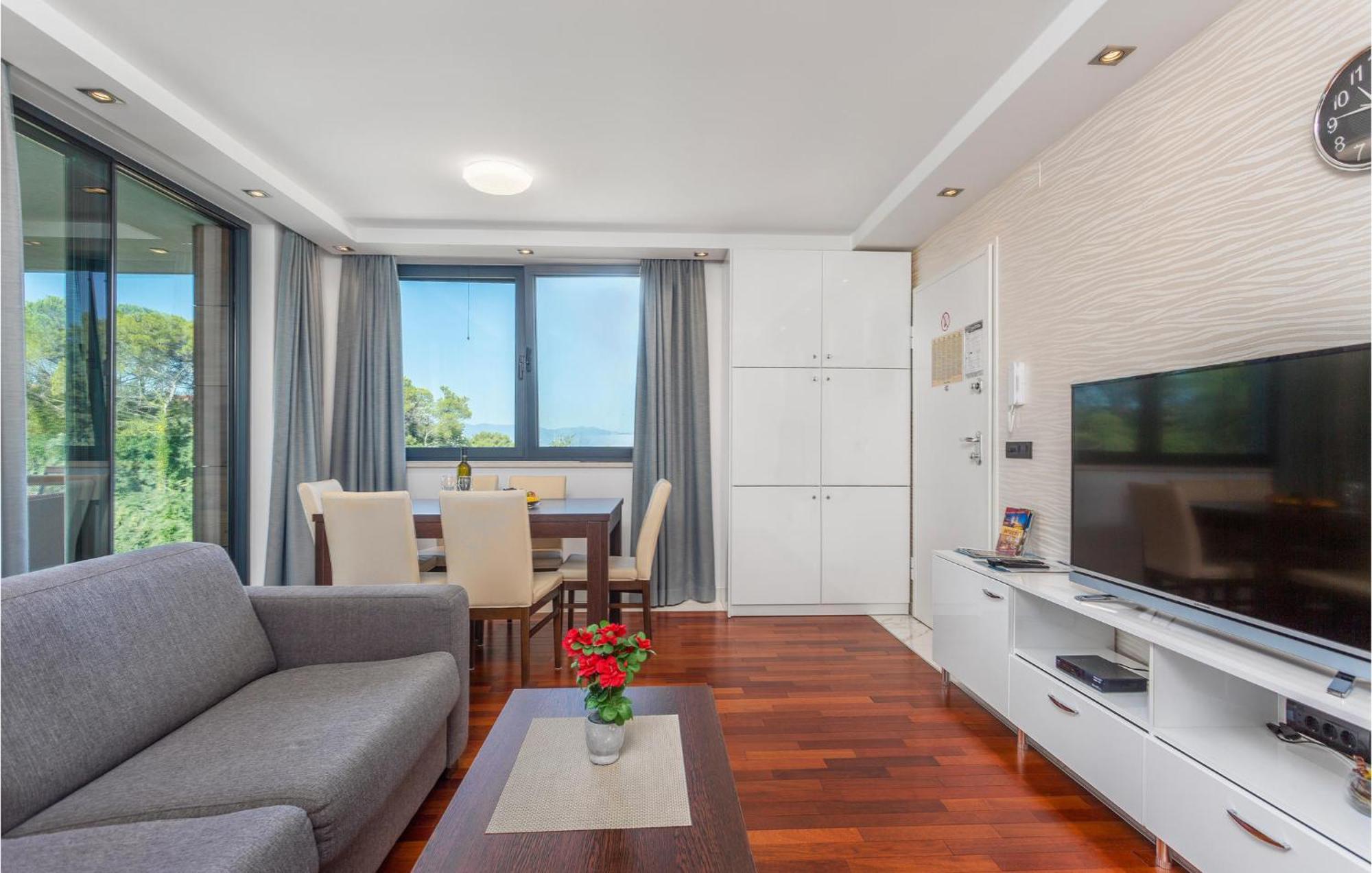 Stunning Apartment In Malinska With Kitchen 外观 照片
